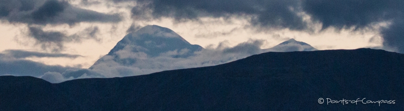 Abends zeigt sich der Mount Denali