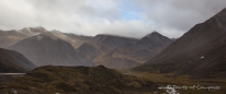 der Altigun-Pass über die Brooks Range wirkt richtig mystisch im Nebel...