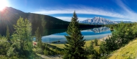 Lake Minnewanka mit traumhaften Spiegelungen