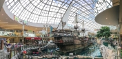 Ein Teil des Schwimmbades in der West-Edmonton Mall