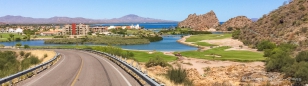 Auf dem Weg nach Loreto wird es touristischer mit weiteren Hotels und Golfplätzen