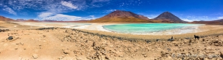 Cerro Juriques (5.704m) & Volcán Licancabur (5.920m) an der Laguna Verde