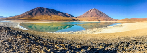 Cerro Juriques (5.704m) & Volcán Licancabur (5.920m) an der Laguna Verde