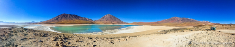 Cerro Juriques (5.704m) & Volcán Licancabur (5.920m) an der Laguna Verde