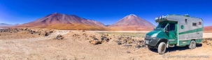 Cerro Juriques (5.704m) & Volcán Licancabur (5.920m)