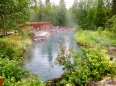 Liard Hot Springs - schöne Anlage am natürlichen Becken