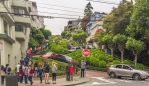Lombard Street - die kurvigste Straße der Welt