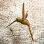 auch filigrane Holzschnitzereien in Form von Kolibris stehen zum Verkauf