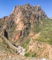 Blicke auf die umliegenden Felsen... mittlerweile haben wir bereits ordentlich an Höhe verloren...