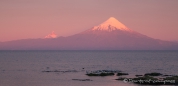 Abendstimmung an den Vulkanen Puntiagudo & Osorno