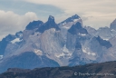 das zweifarbige Gestein der Hörner "Cuernos del Paine" ist faszinierend