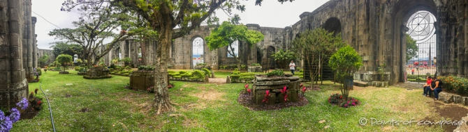 Cartago - Die Ruine der Iglesia de la Parroquia - innen mittlerweile ein schöner Park