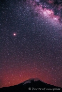 der Chimborazo mit Mars und Milchstraße