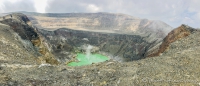 Blick in den Kratersee des Vulkan Santa Ana