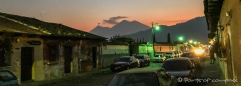 Antigua - Blick auf die Vulkane Acatenango und Fuego