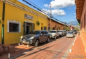 irgendwie wirkt der Porsche Cayenne in Honduras fehl am Platz