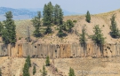 Die gelben Felsen oberhalb des Yellowstone River