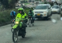 der kolumbianische Straßenradrennfarer Nairo Quintana beim Training ... mit Polizei-Eskorte