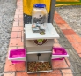 Fütterungsstation für Straßenhunde in Guatapé