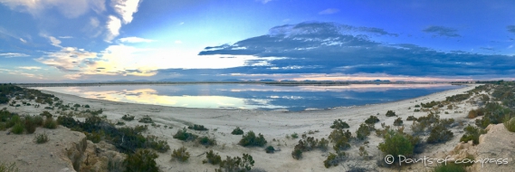 das Wolkenspiel spiegelt sich im Holloman Lake