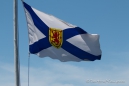 Nova Scotia zeigt Flagge bei Sonnenschein