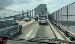 Die Puente de las Américas - Brücke der Amerikas führt uns über den Panama Kanal direkt nach Panama City