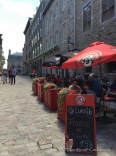 Vieux-Québec - Straßencafé mit Ankündigung des EM-Spieles