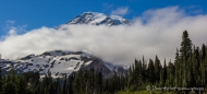 anstatt freier Sicht, wirbeln die Wolken um den Mount Rainier dichter und dichter herum...