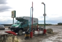 an der etwas eigentümlichen Tankstelle in Eagle Plain